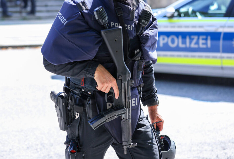 Police shoot, kill woman attacking passersby in Munich with a knife