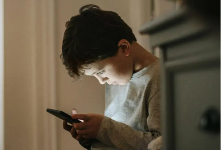 UK Government considers social media time limits for children