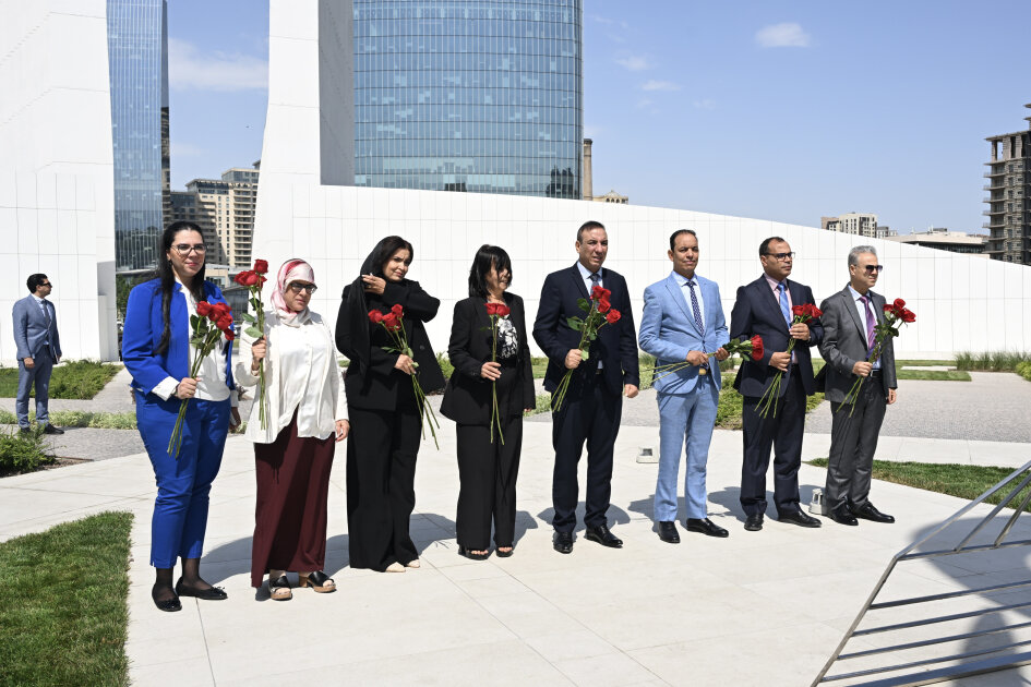 Representatives of Moroccan House of Representatives visit Victory Park in Baku