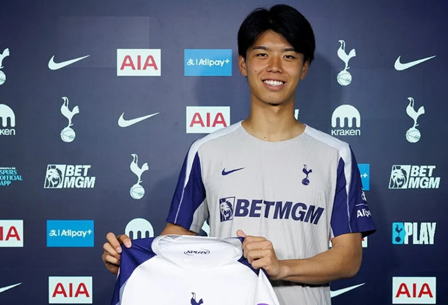 Tottenham signs Japan defender Takai from Kawasaki Frontale