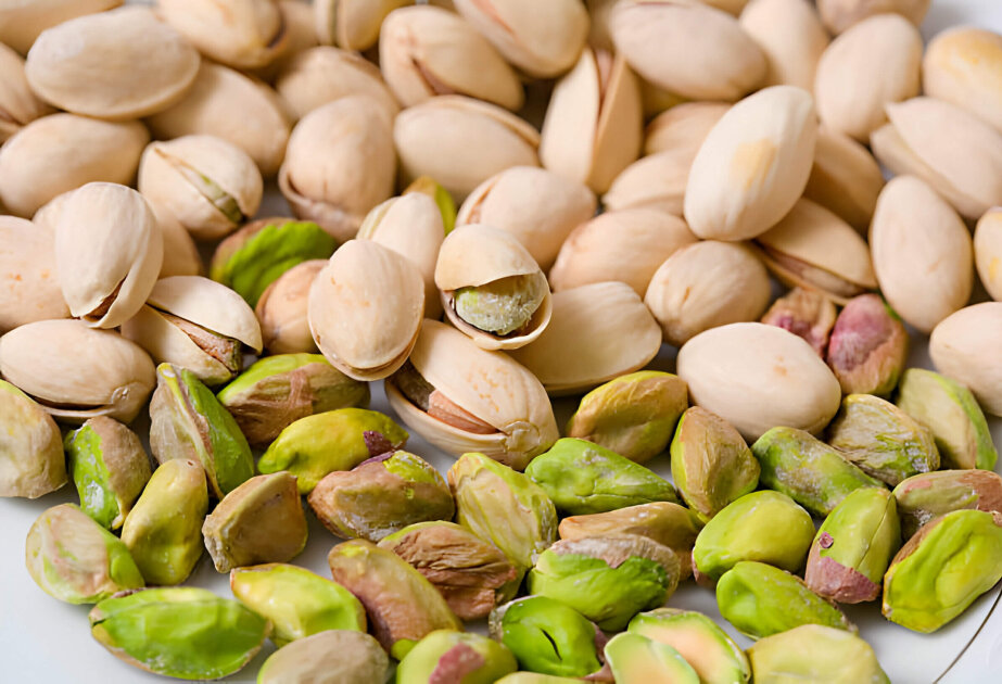 Nighttime pistachio snacking may reshape gut microbiome in prediabetic adults
