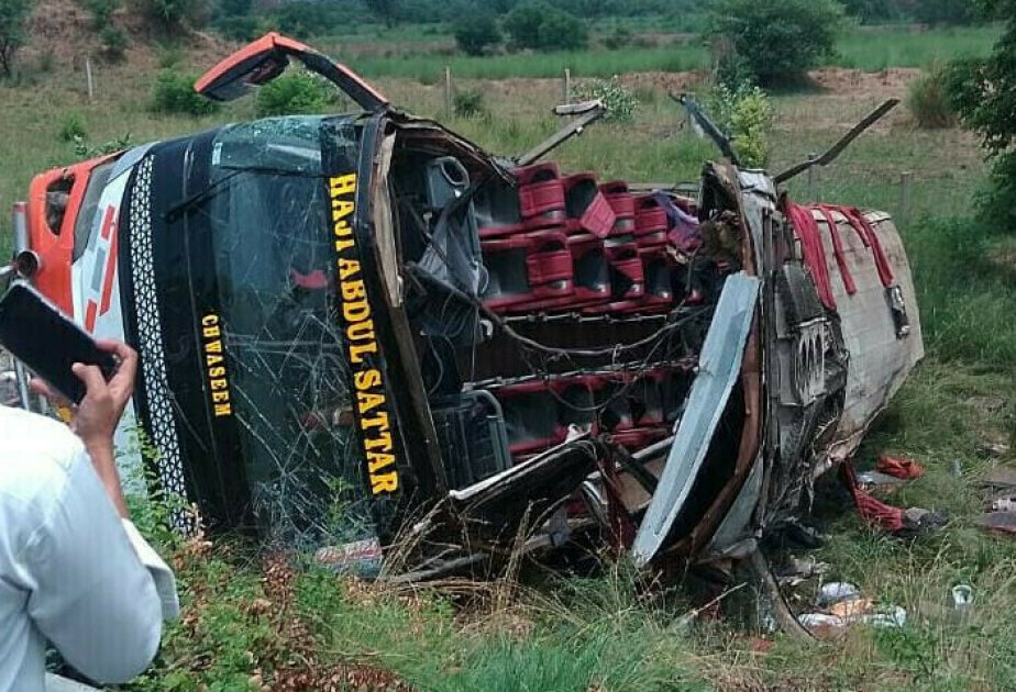 Six people killed, 40 injured as bus crashes on motorway in Pakistan