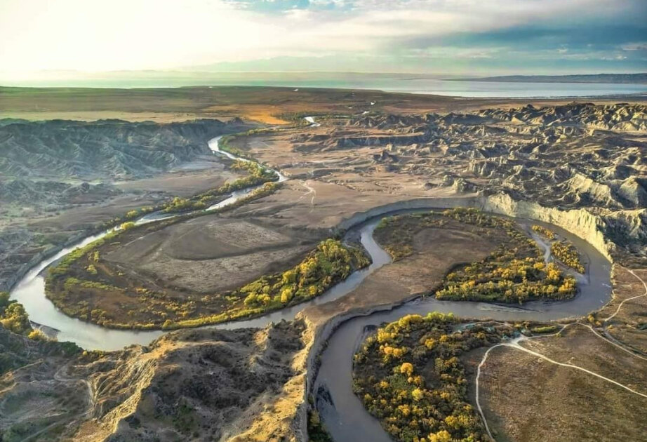 President Ilham Aliyev signs Order to establish Akhar-Bakhar and Ilisu national parks