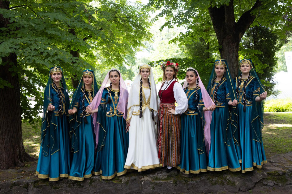 Azerbaijani national dances presented at Latvia's famous traditional holiday for the first time