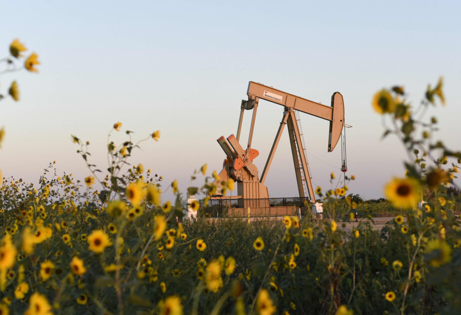 Oil prices rise in global markets