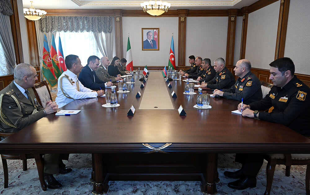 Azerbaijani Defense Minister, Italian Chief of Defence explore cooperation and regional security