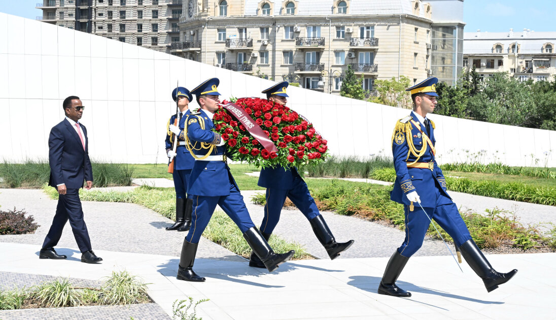Somalia’s Foreign Minister visits Victory Park in Baku