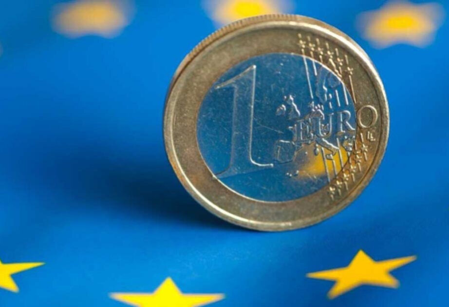 Eurozone inflation holds at 2% as euro slumps against dollar