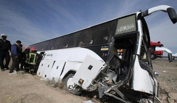 Bus carrying Iranian pilgrims crashes, 4 killed