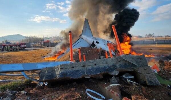 4 killed in medical transport plane crash in U.S.