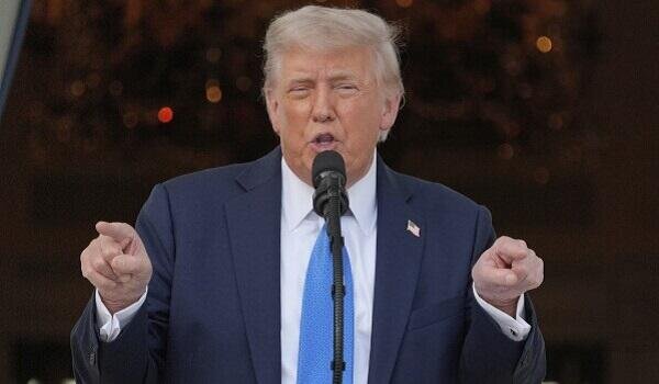 Trump sends subs near Russia