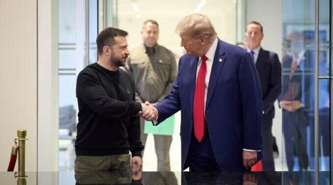 Zelensky and Trump exchange gifts at White House