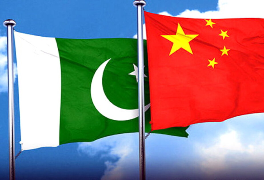 Prime Minister of Pakistan meets Chinese President in Beijing