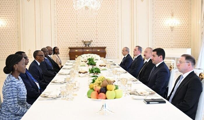 The presidents held an extended meeting over lunch