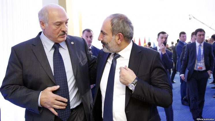 Lukashenko suggests Armenia cooperate with Russia