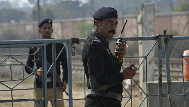 Pakistani Taliban ambush kills 12 soldiers