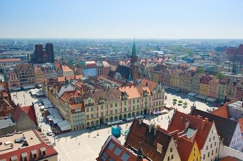 Poland to reopen border crossings with Belarus