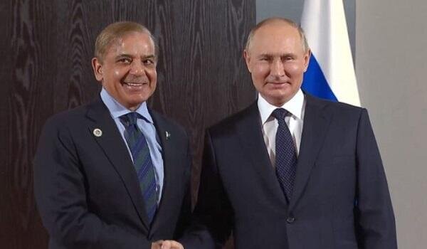 Putin meets Pakistan PM in China