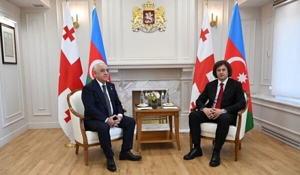 Azerbaijani PM Ali Asadov meets with Georgian counterpart