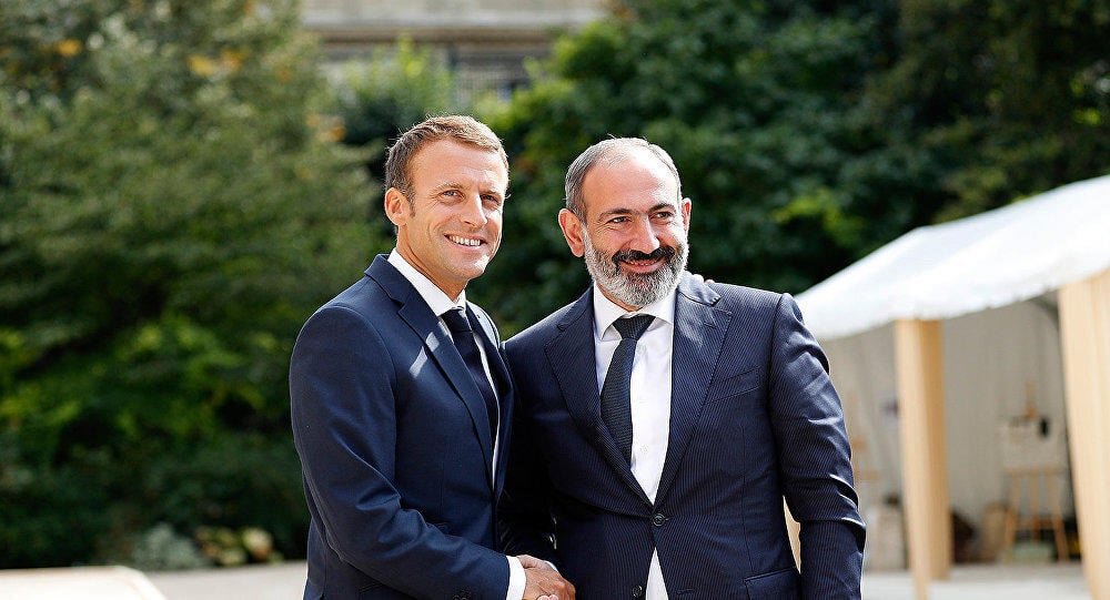 Pashinyan meets Macron at Elysee Palace