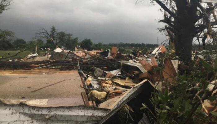 Super typhoon “Fung-Wong” kills 8 in the Philippines