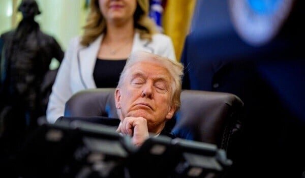 Trump falls asleep during White House event - Photo