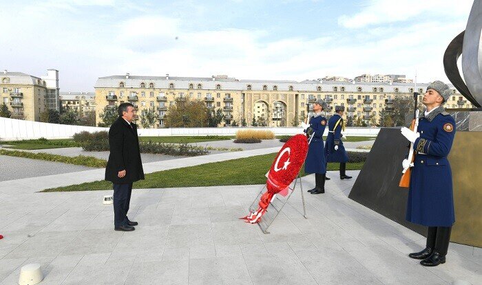 Turkish Vice President pays tribute to Heydar Aliyev -