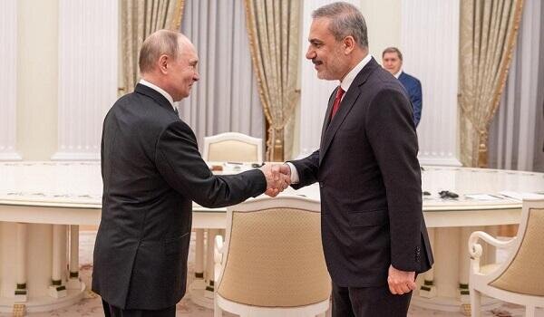 Putin talks with Turkish Foreign Minister