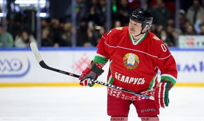 Lukashenko was injured playing hockey - Video