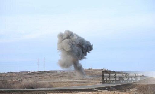 Mine explosion injures a demining worker in Aghdere