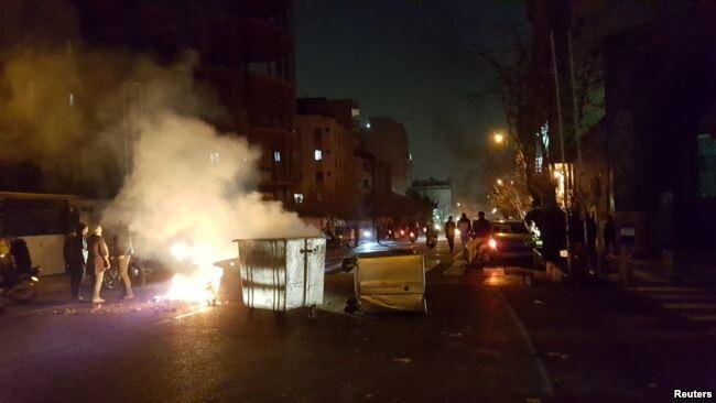Iran prosecutor threatens protesters with death penalty