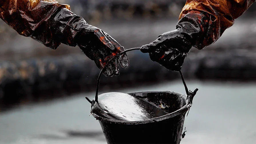 Oil prices fall again on global markets
