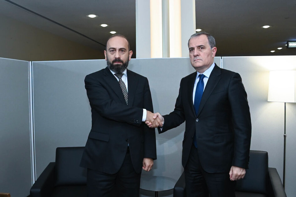 Azerbaijani and Armenian FMs discuss peace agenda and opening of transport links